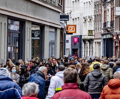 Eurozone retail sales fall more than expected in March