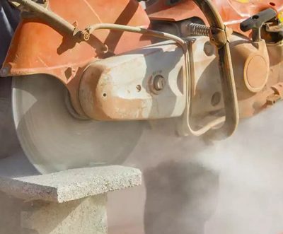 32% of the workforce experiences the impact of noise and dust in their work environments