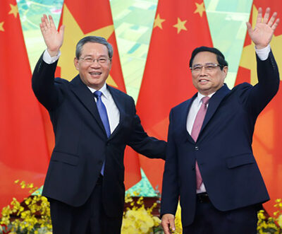 Vietnam and China signed 10 agreement
