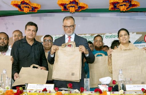 Govt launches subsidised jute bag sales to curb polythene use