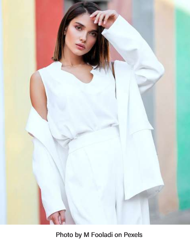 Bright White (11-0601 TCX)