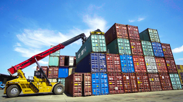 Cambodia’s export earnings surge as garments, footwear and travel goods hit $12.2 billion in first nine months of 2025